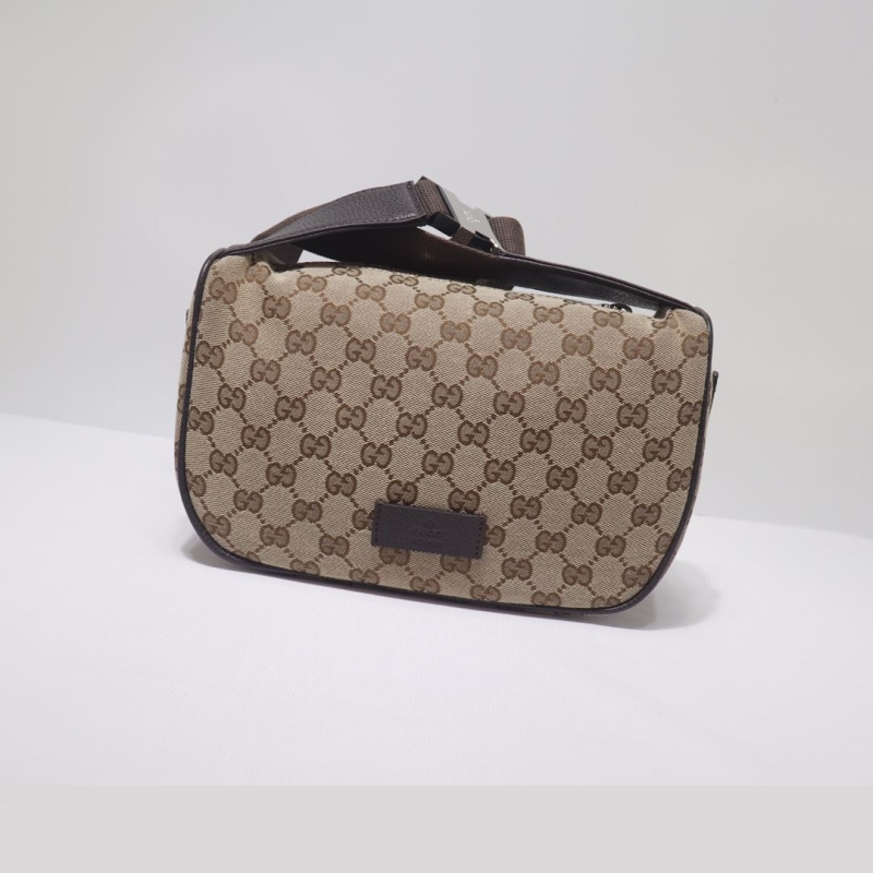 G*u*i cosmetic bags